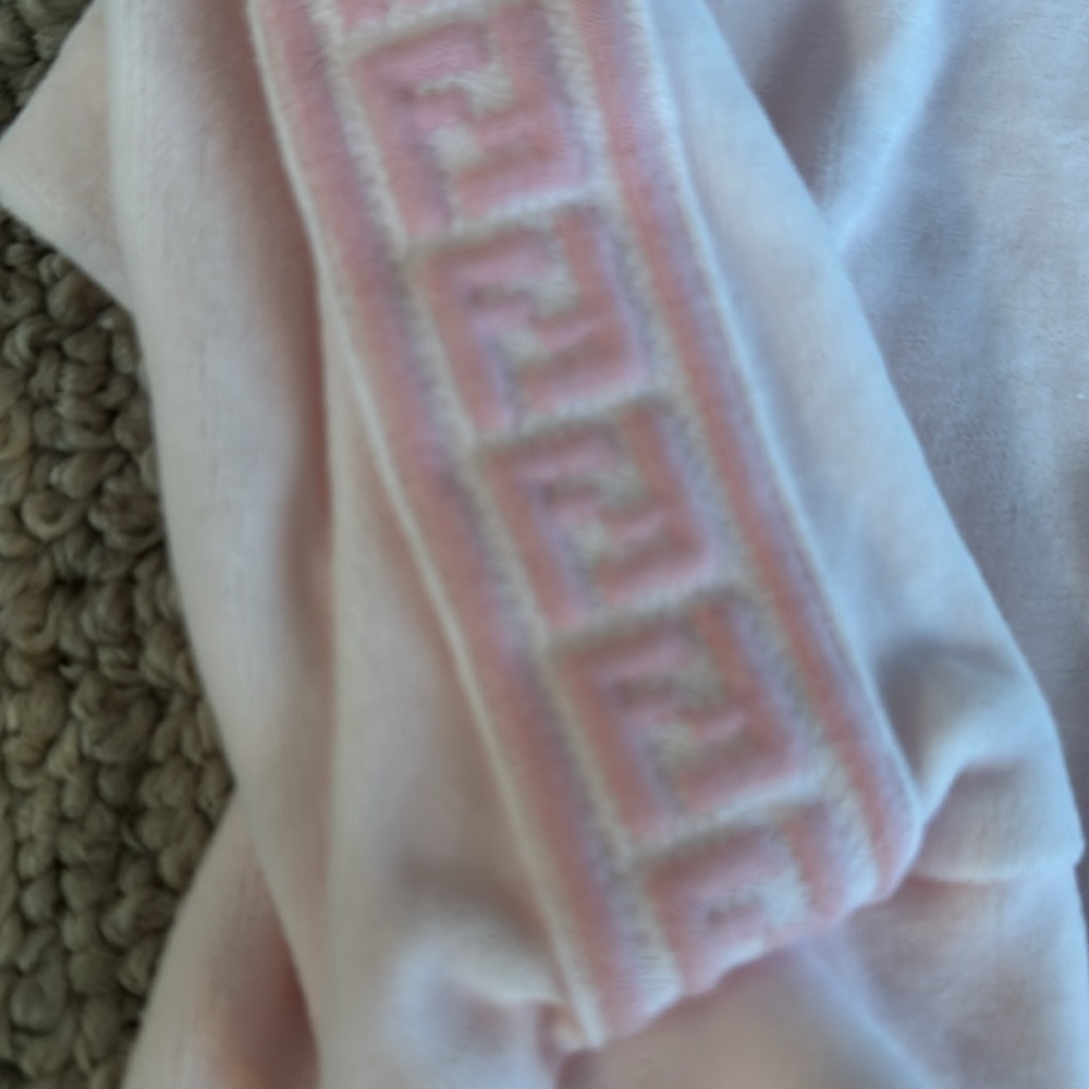 Fendi Baby Velour Sweats in 12 mos - Picture 8 of 10